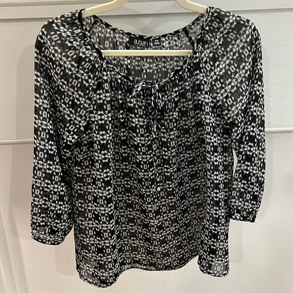 A.N.A Black and White Blouse -Size Medium Petite - Picture 1 of 7